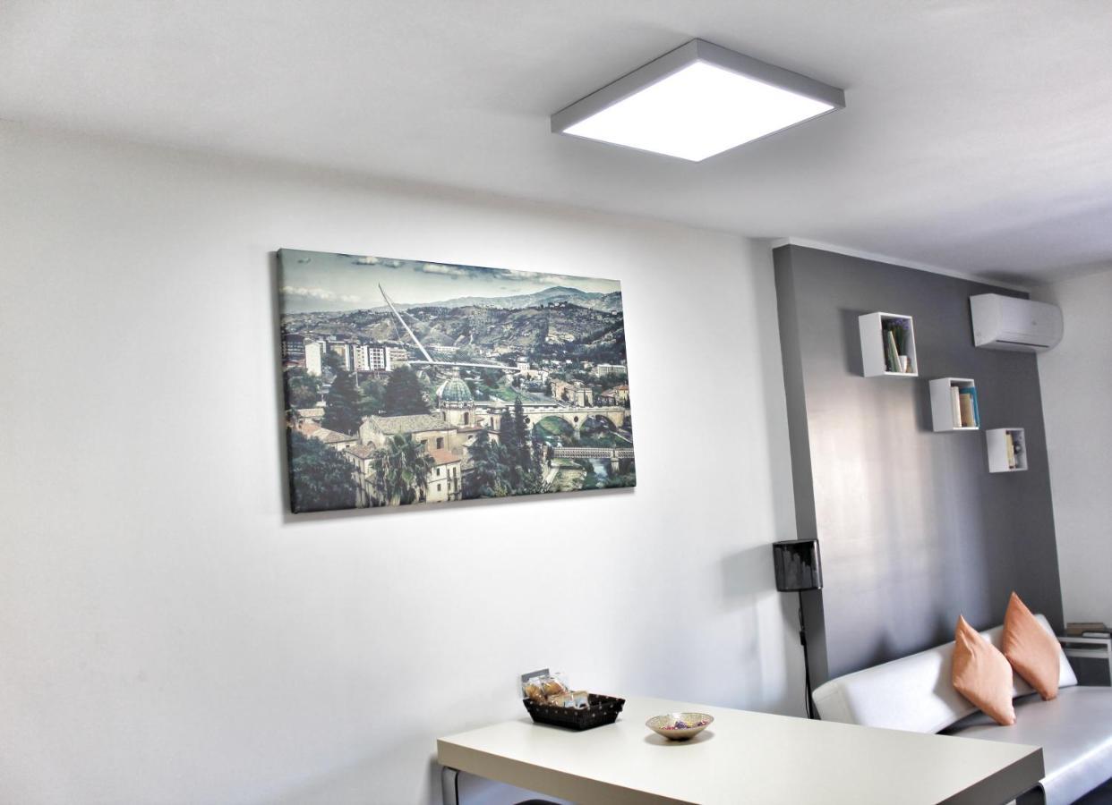 Cosenza Luxury Apartment Dış mekan fotoğraf